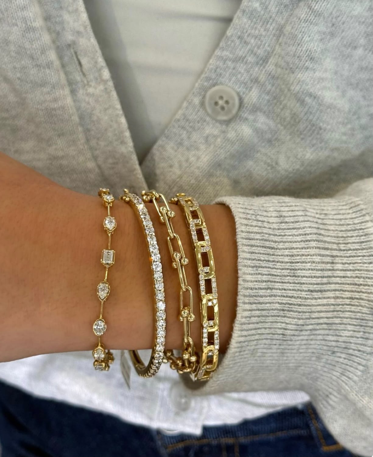 BRACELET